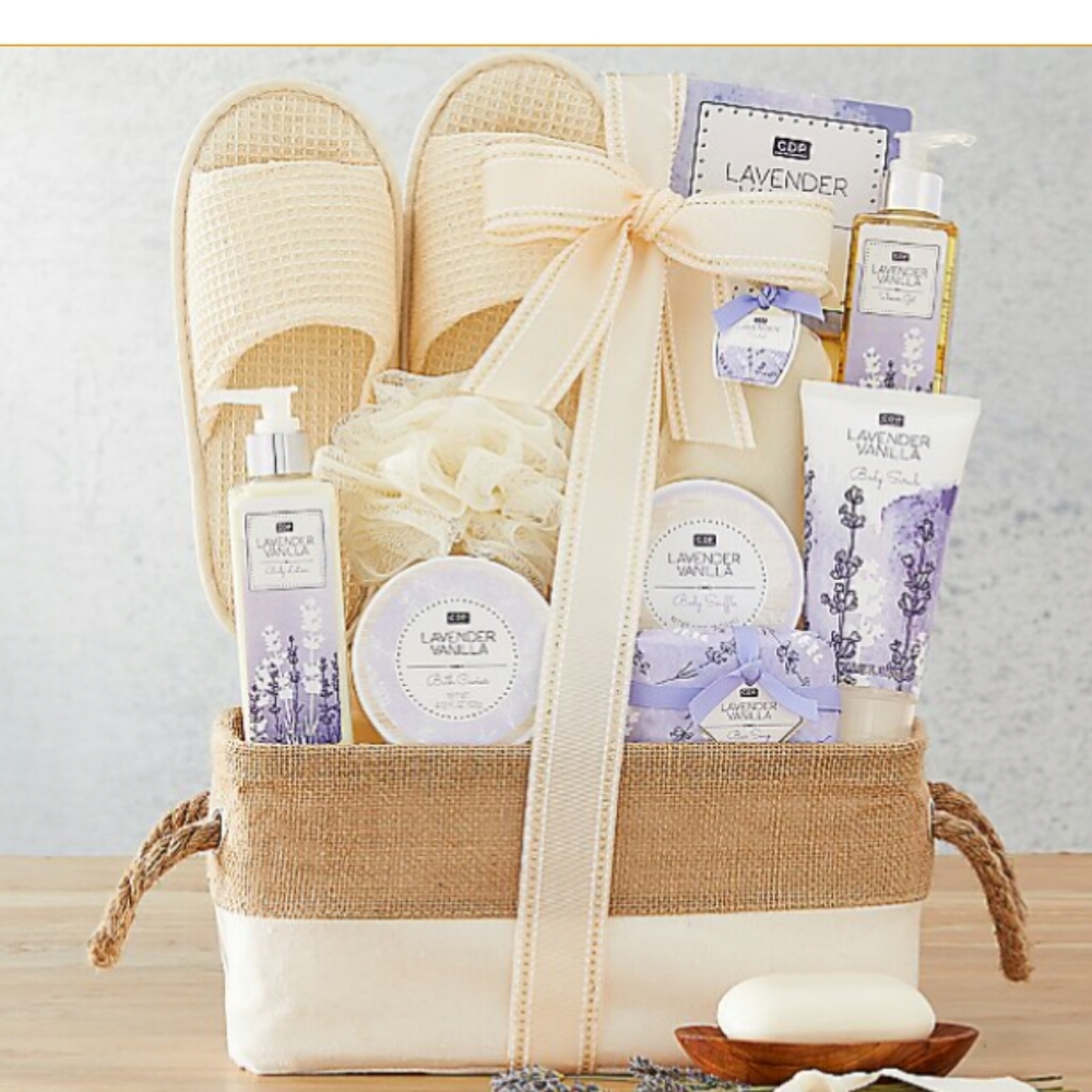 Wine Country Gifts  A Day Off Spa Gift basket French Lavendar NEW